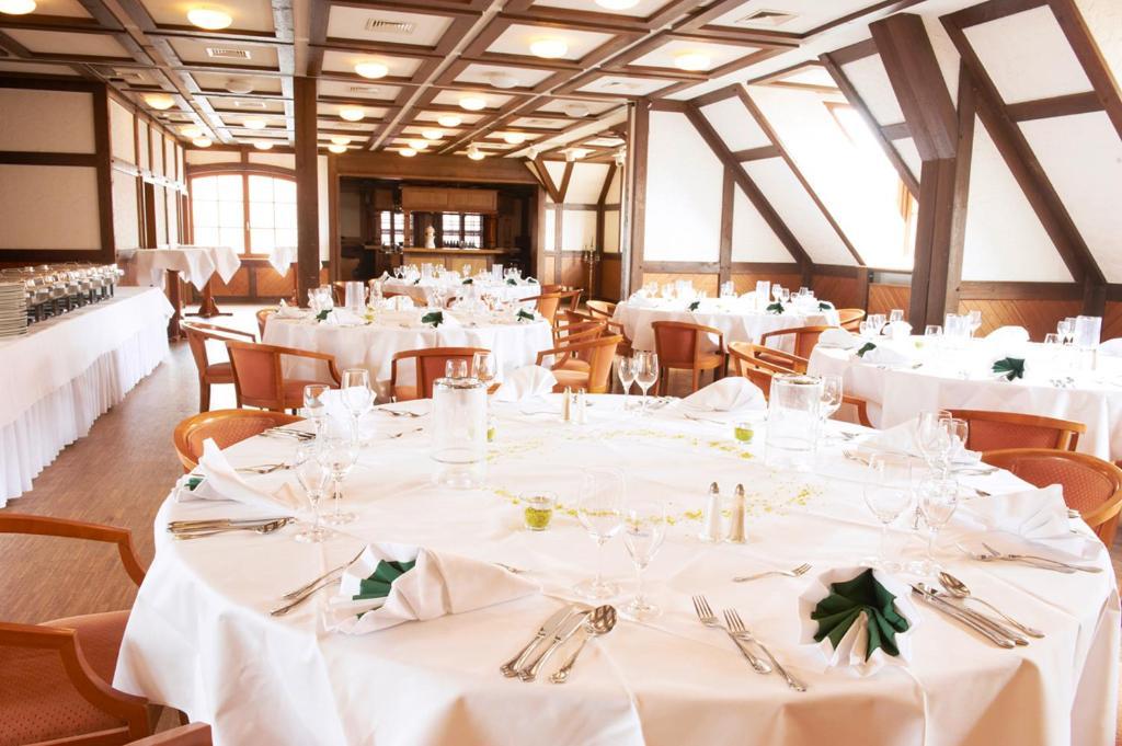 Hotel Restaurant Zur Linde 패튼센 외부 사진
