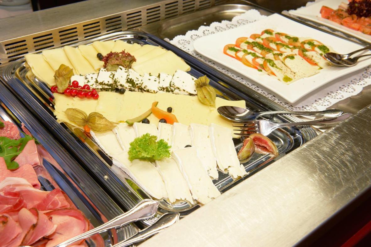Hotel Restaurant Zur Linde 패튼센 외부 사진